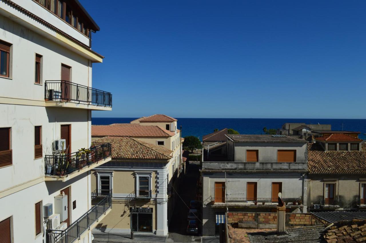 Emerella Guest House Siderno Beach エクステリア 写真