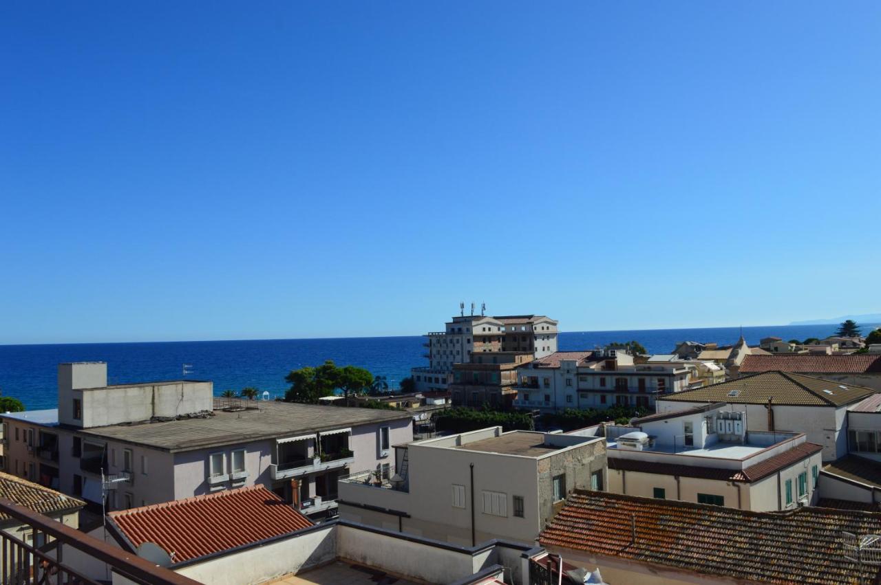 Emerella Guest House Siderno Beach エクステリア 写真